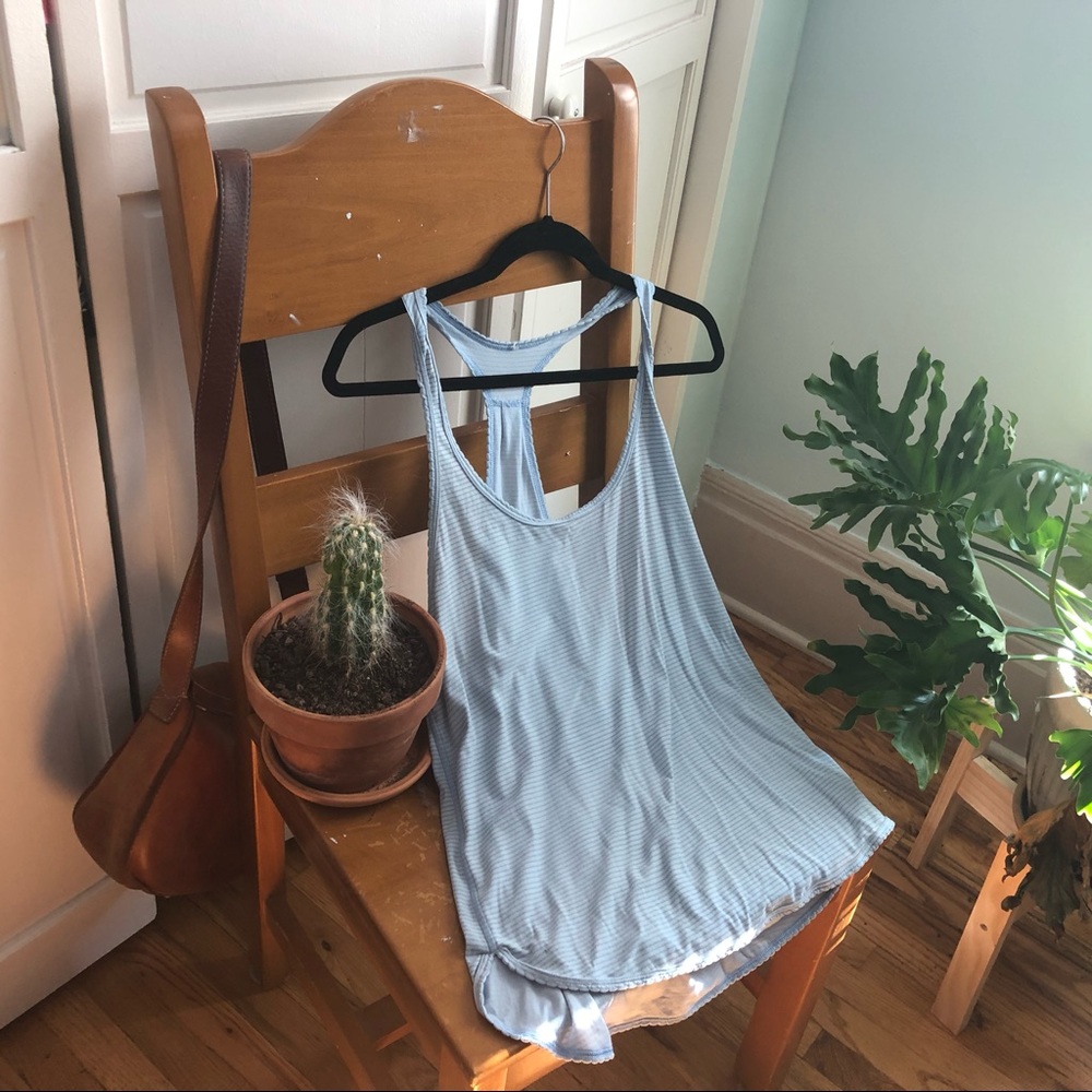 Lululemon 105 Singlet Tank // sky blue
